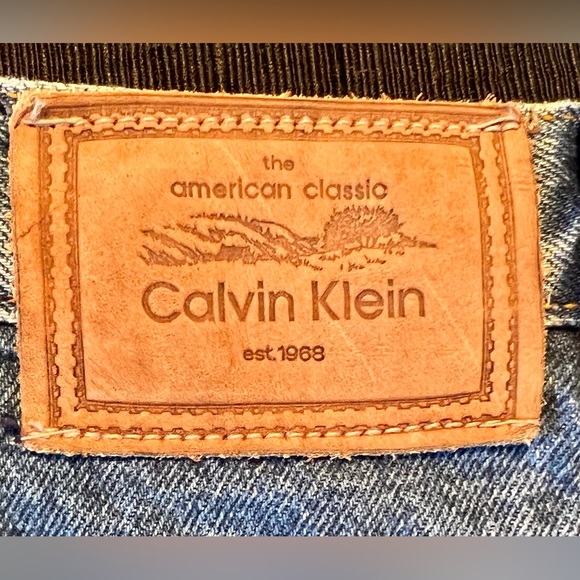 VINTAGE~  (8) Calvin Klein ,Stone Wash Denim, Pencil Skirt, made in USA - Picture 7 of 9
